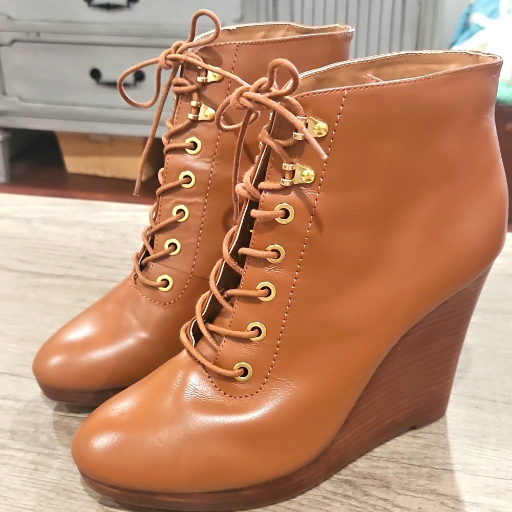 Guess Boots Women Size 8.5 Brown Zoey Wedge Lace Up Leather Tan Booties